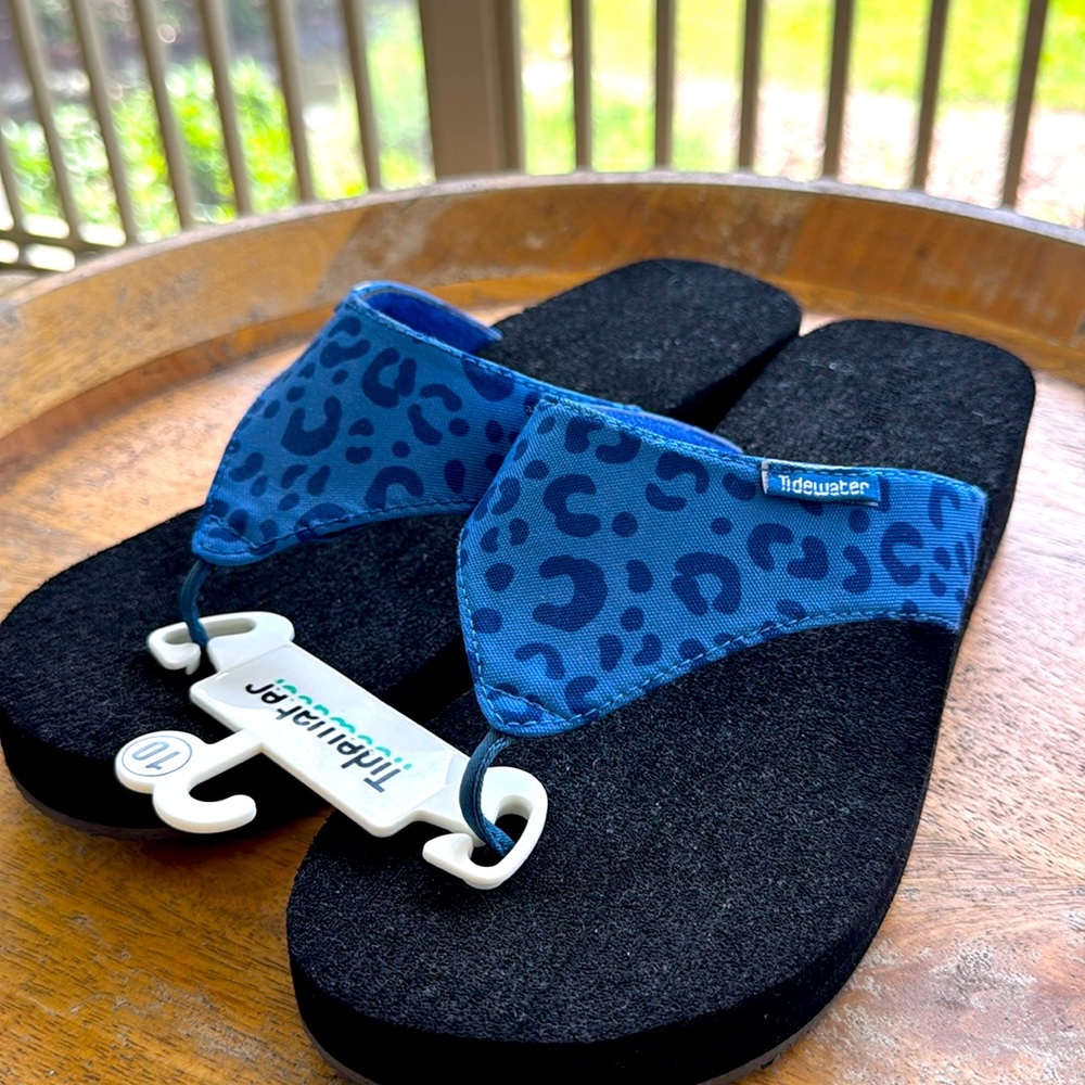Tidewater flip flops - NEW!